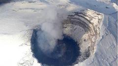 Las explosiones del volcán Popocatépetl han excavado un cráter de 40 metros